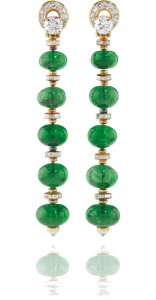 Bulgari Orecchini pendenti in oro, smeraldi e diamanti, Stima € 20.000 - 40.000