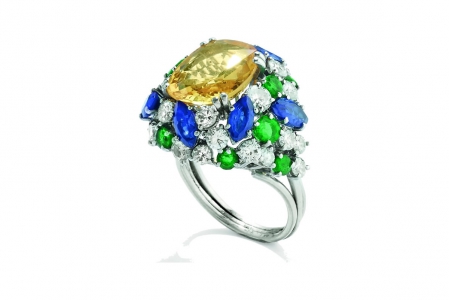 ANELLO IN PLATINO, ZAFFIRO GIALLO, ZAFFIRI, SMERALDI E DIAMANTI