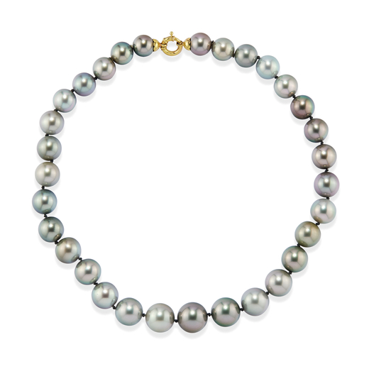 COLLIER EN OR ET PERLES DE CULTURE DE TAHITI composé dun rang de 31 perles de culture grises dispos