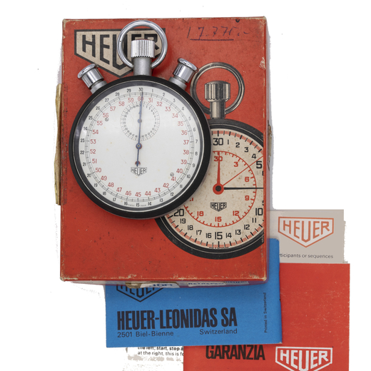 HEUER - SPORT STOPWATCH -  CIRCA 1970 Cronometro da tasca da gara, cassa in brunita quadrante con sc