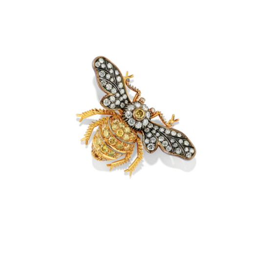 BROCHE DIAMANTS réalisée en forme dune abeille, les ailes serties de diamants, le corps et la têt