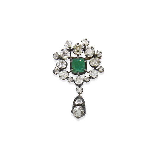 BROCHE EN OR, ARGENT, EMERAUDE ET DIAMANTS, XIX SIECLE stylisée dun noeud en diamants taillés à l