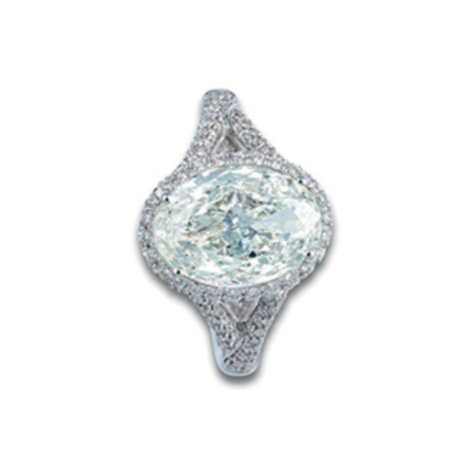 BAGUE EN OR ET DIAMANTS centrée dun diamant taille ovale pesant 5,01 cts, avec certificat HRD n 140