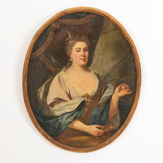 PITTORE DEL XVIII SECOLO Ritratto di dama con orecchino di perla in mano<br>Olio su tela, cm 124X100