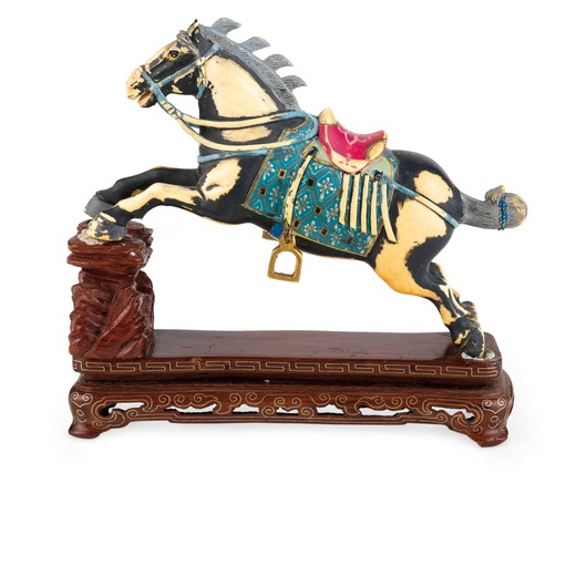CAVALLINO IN AVORIO DIPINTO, CINA, FINE XIX SECOLO LUNG. CM 13, ALT. CM 8<br>A PAINTED IVORY HORSE, 