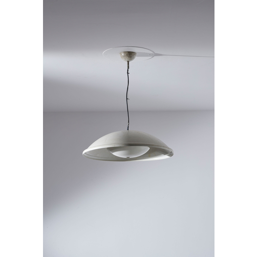 LAMPERTI Lampada a sospensione. Alluminio verniciato, metallo cromato. Italia anni 60.<br>cm 74x62