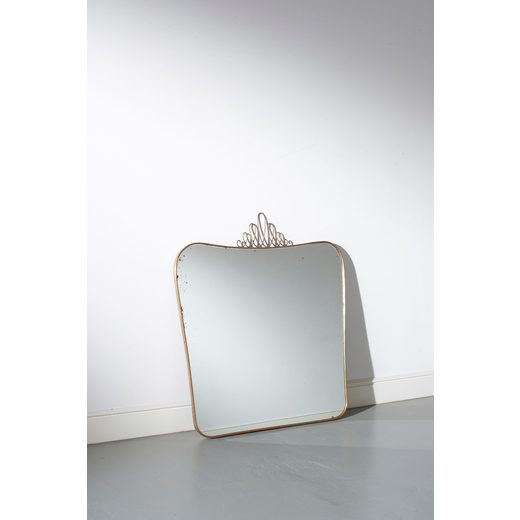 MANIFATTURA ITALIANA Specchio. Ottone, cristallo specchiato. Italia anni 50. <br>cm 92x80x3