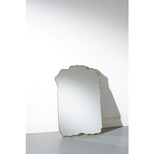 MANIFATTURA ITALIANA Specchio. Ottone, cristallo specchiato. Italia anni 50. <br>cm 84x60x2