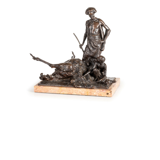 SCULTORE DEL XIX-XX SECOLO Caccia allo struzzo<br>bronzo patinato su base in marmo; usure, pochi gra
