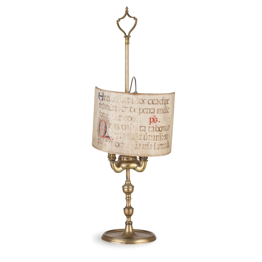 LAMPADA IN BRONZO DORATO, XIX SECOLO di modello detto fiorentina, a quattro fiamme su fusto tornito 