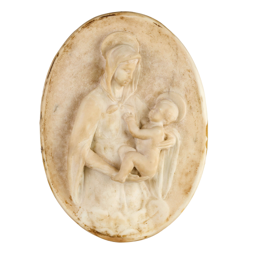 RILIEVO IN MARMO, XIX-XX SECOLO ovale, raffigurante la Vergine col Bambino; usure, tracce di sporco 