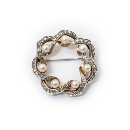 SPILLA IN ORO BICOLORE, PERLE COLTIVATE E DIAMANTI modellata come una ghirlanda decorata con perle c