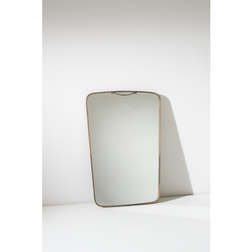 MANIFATTURA ITALIANA Specchio. Ottone, cristallo specchiato. Italia anni 50. <br>cm 66,5x45,5