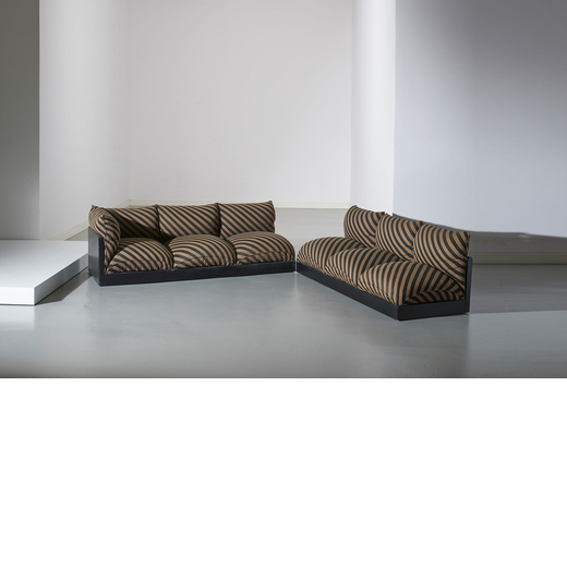 CARLO BARTOLI Grande divano modulare mod. Down. Legno nobilitato impiallacciato in legno di rovere l