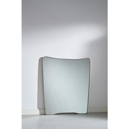 MANIFATTURA ITALIANA Specchio da parete. Legno, ottone, cristallo specchiato. Italia anni 50.<br>cm 