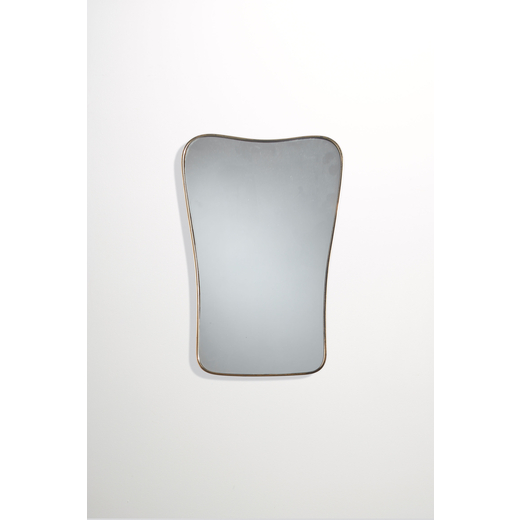 MANIFATTURA ITALIANA Specchio. Legno, ottone, cristallo specchiato. Italia anni 50.<br>cm 59x39x2,2