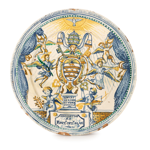 PIATTO DA PARATA IN MAIOLICA POLICROMA, FORNACE LAZIALE DEL 1670 CIRCA decorato con il trionfo della