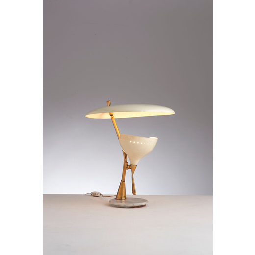 LUMEN Lampada da tavolo. Marmo, ottone, alluminio verniciato. Produzione Lumen anni 50 ca.<br>cm 41x