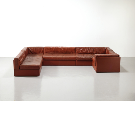 M.I.M.  5 Grande divano componibile a cinque elementi. Legno nobilitato, skai imbottito. Produzione 