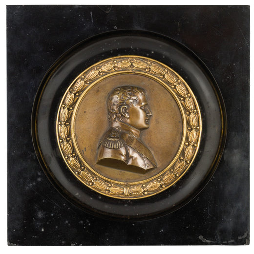PLACCA IN BRONZO, XIX SECOLO  circolare, raffigurante profilo di Napoleone, con ghiera dorata a coro