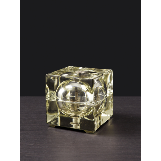 ALESSANDO MENDINI    Lampada da tavolo mod. cubosfera. Vetro massiccio, metallo nichelato. Produzion