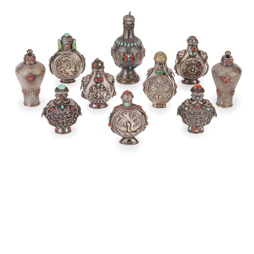 DIECI SNUFF BOTTLES IN ARGENTO E PIETRE DURE, CINA, DINASTIA QING  Of different shapes, some  with r
