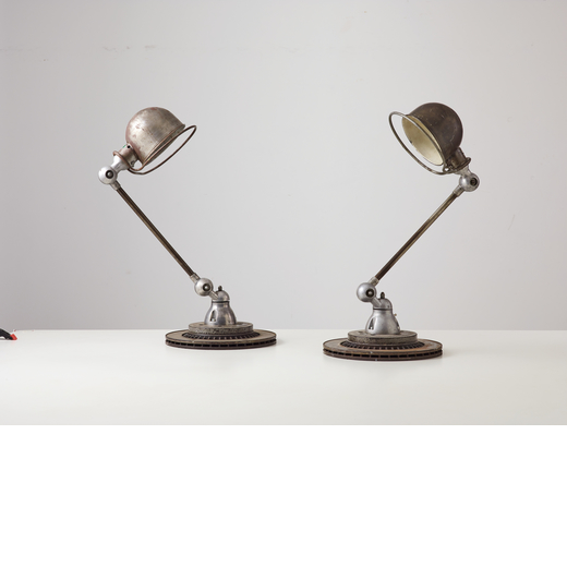 JEAN LOUIS DOMECQ  2 Due lampade da tavolo o da parete modulari. Alluminio pressofuso, metallo. Etic