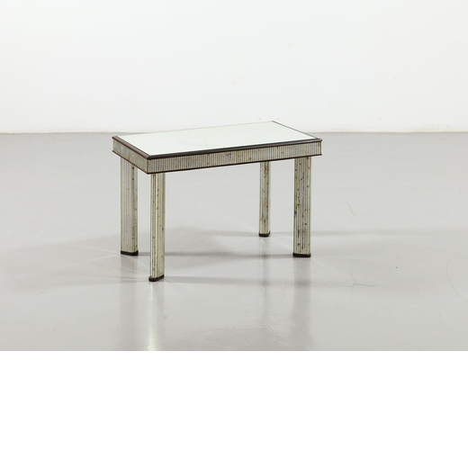 MANIFATTURA ITALIANA   Tavolino. Legno, cristallo molato e specchiato. Italia anni 30.<br>cm 50x70x4