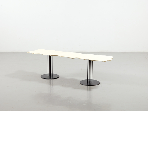 MANIFATTURA ITALIANA   Tavolino. Metallo verniciato, materiale plastico. Italia anni 70.<br>cm 43x15
