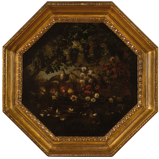 PITTORE NAPOLETANO DEL XVII-XVIII SECOLO Natura morta di fiori, uva e colombe<br>Olio su tela, cm 52