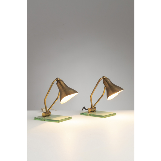 LUMEN Coppia di lampade da comodino. Cristallo molato, ottone. Produzione Lumen anni 50.<br>cm25x12x