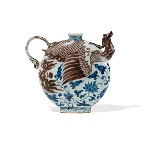 FIASCA IN PORCELLANA ROSSA E BLU CON DECORO A FENICE, CINA, STILE MING A RED AND BLUE PORCELAIN PHOE
