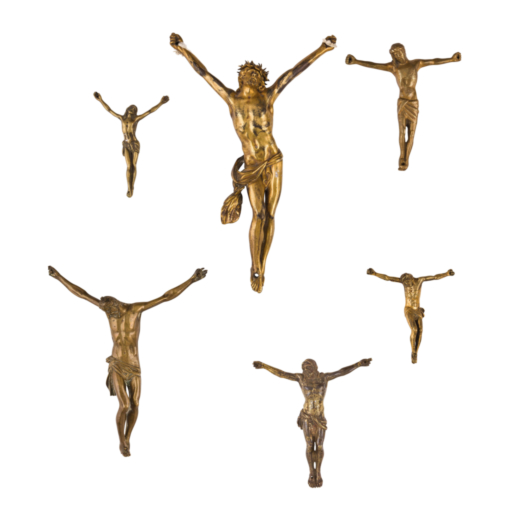 LOTTO DI SEI SCULTURE IN BRONZO DORATO, XIX-XX SECOLO raffiguranti Cristo crocefisso, due con suppor