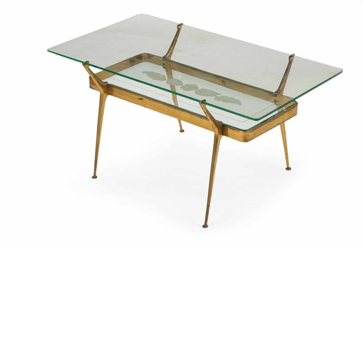 CESARE LACCA (attr.a)		 Tavolino da salotto ann 50. Ottone, cristallo molato e inciso<br>cm 44,5x89,
