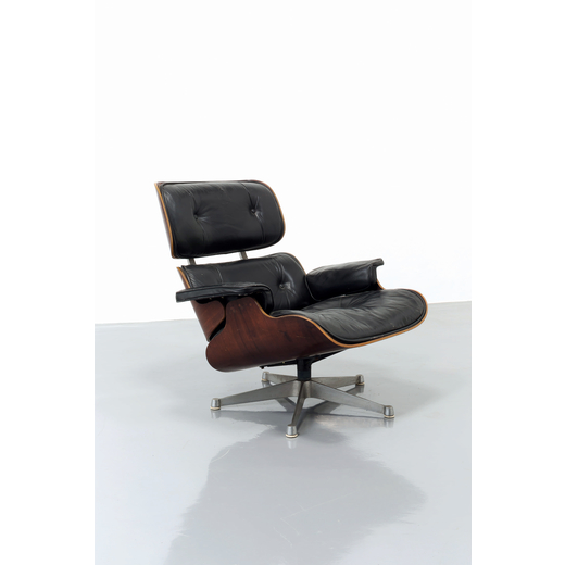 CHARLES & RAY EAMES Poltrona, ICF anni 70. Pelle palissandro curvato<br>cm 80x80x81
