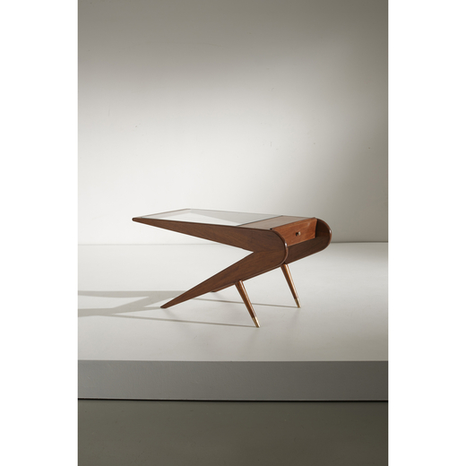 Gio Ponti (1891-1979) Coffee table<br>Walnut, glass and brass<br>Model created circa 1950<br>H 43×L